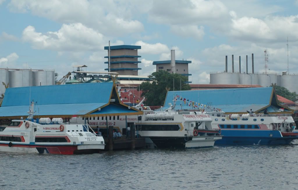 InternationalFerryTerminalDumai.jpg