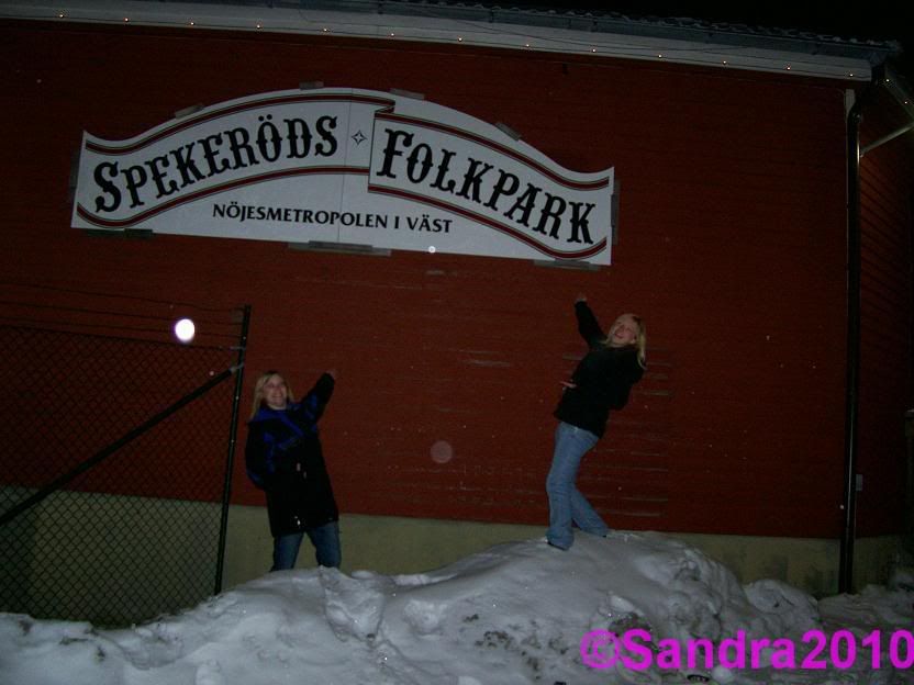 Spekeröds folkpark Definitivt något att berätta för barnbarnen! :) I Spekeröds folkpark tror jag inte alltför många har varit, men vad gör/gjorde man inte när Arvingarna spelar... :)