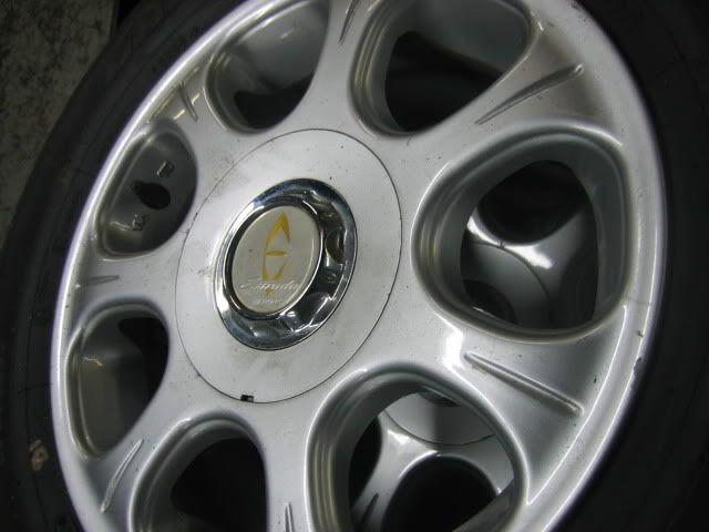 http://i668.photobucket.com/albums/vv48/jdmtoronto/Album1/IMG_0014.jpg