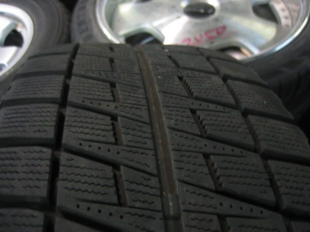 http://i668.photobucket.com/albums/vv48/jdmtoronto/Album1/IMG_0129.jpg
