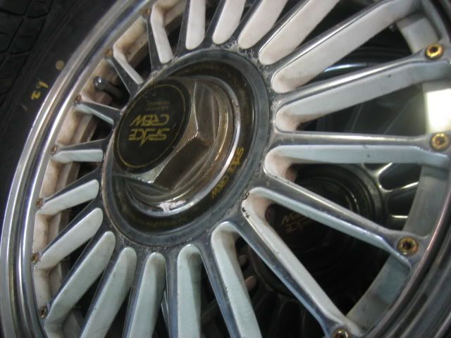http://i668.photobucket.com/albums/vv48/jdmtoronto/Album1/IMG_0229.jpg