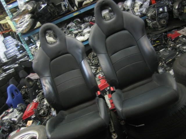 http://i668.photobucket.com/albums/vv48/jdmtoronto/Album1/IMG_3135.jpg