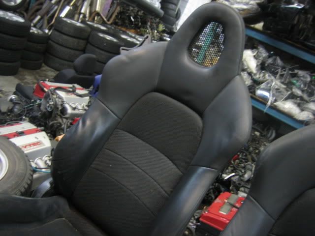 http://i668.photobucket.com/albums/vv48/jdmtoronto/Album1/IMG_3136.jpg