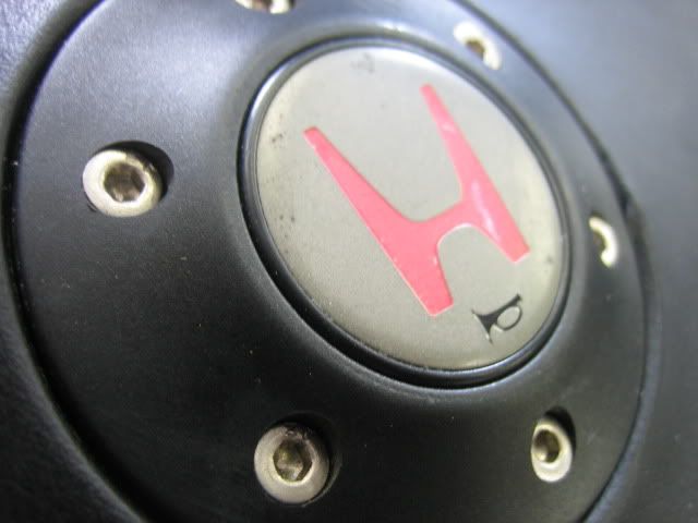 http://i668.photobucket.com/albums/vv48/jdmtoronto/IMG_9635-1.jpg